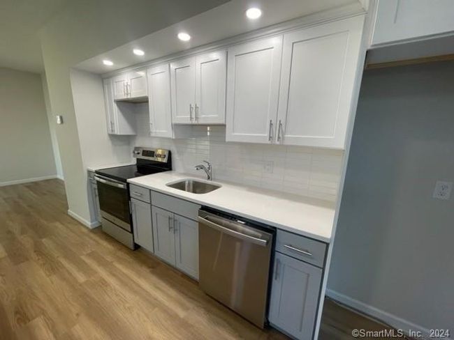 65 Belvedere Dr, Condo with 2 bedrooms, 3 bathrooms and null parking in Tolland CT | Image 5