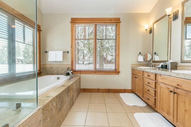 F17-22 - 12463 Lookout Loop, Home with 3 bedrooms, 3 bathrooms and null parking in Truckee CA | Image 6
