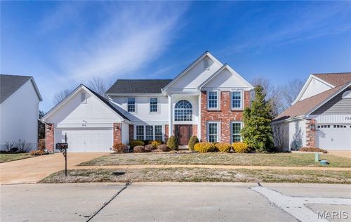 752 Charleston Oaks Dr, Ballwin, MO, 63021-7389 | Card Image