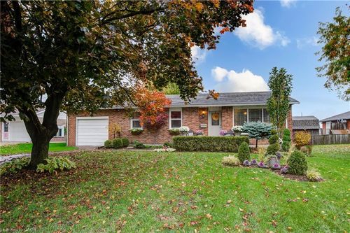 10 Victoria St, Tavistock, ON, N0B2R0 | Card Image