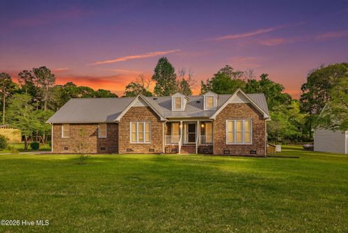 2514 Hickory St, New Bern, NC, 28562-9055 | Card Image