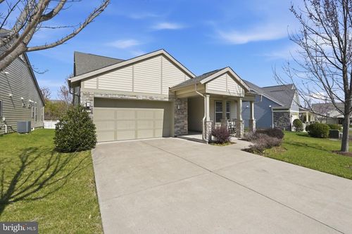 104 Grosbeak Ct, LAKE FREDERICK, VA, 22630-2261 | Card Image