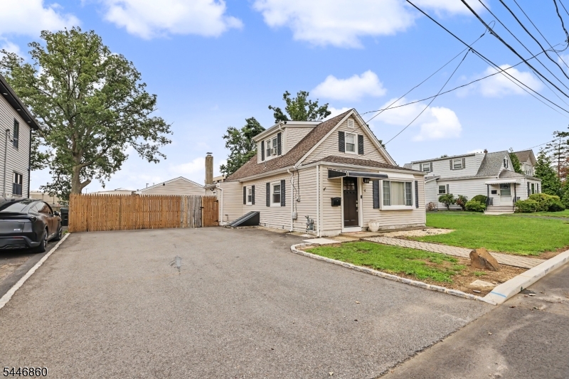 Residential in Woodbridge Twp. 2