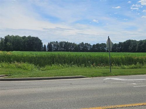 701 Hutchinson Ln, Madison, IN, 47250-7832 | Card Image