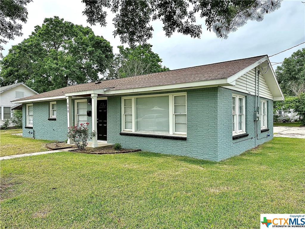 Trinity St, Victoria, TX 77901