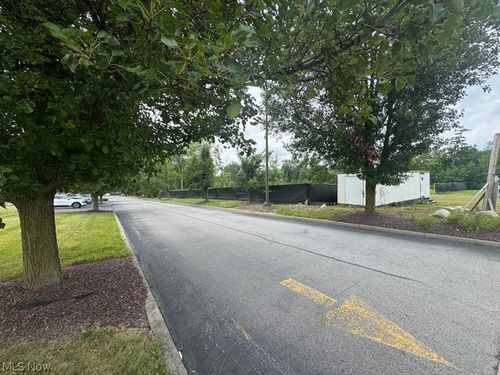 10 Victoria Rd, Youngstown, OH, 44515-2022 | Card Image