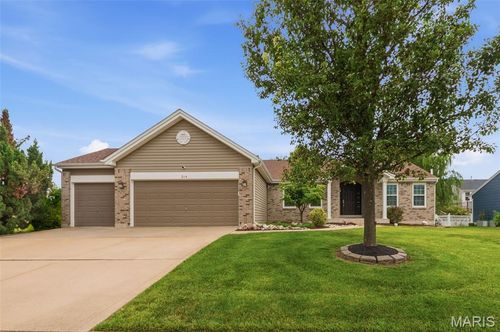 214 Charging Bear Dr, Wentzville, MO, 63385-3225 | Card Image