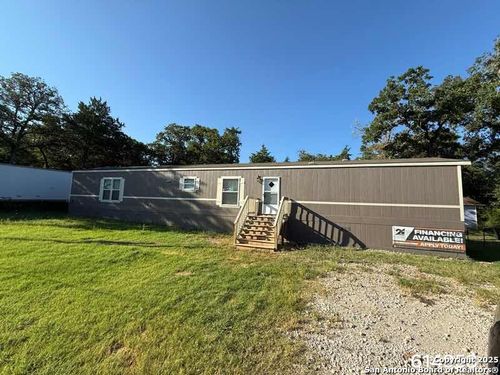 131 Shoshoni Dr, Smithville, TX, 78957-4831 | Card Image