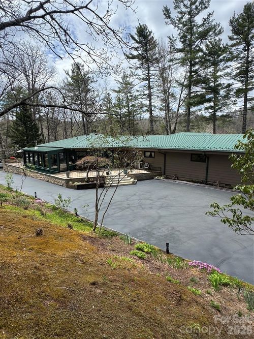 12 Laurelwood Ln, Newland, NC, 28657-9799 | Card Image