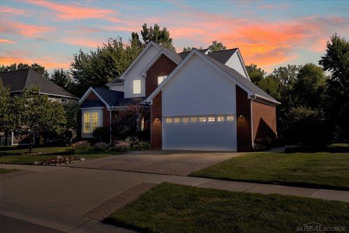 36556 Orchard Lake Dr, New Baltimore, MI, 48047-5550 | Card Image