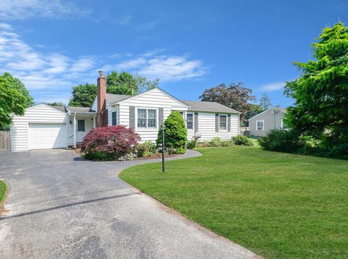 15 Roosevelt Blvd, East Patchogue, NY, 11772-5930 | Card Image