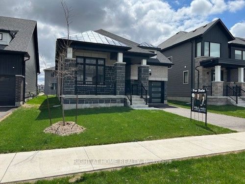 52 Del Ray Cres, Wasaga Beach, ON, L9Z0N8 | Card Image