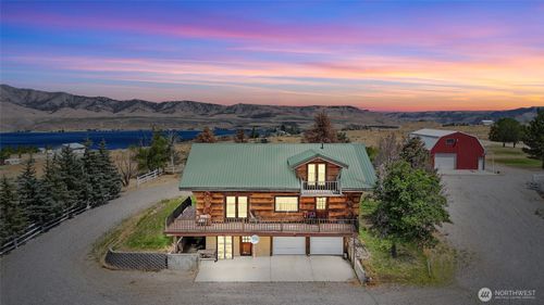 46575 Meadowlark Ln E, Grand Coulee, WA, 99133-8802 | Card Image
