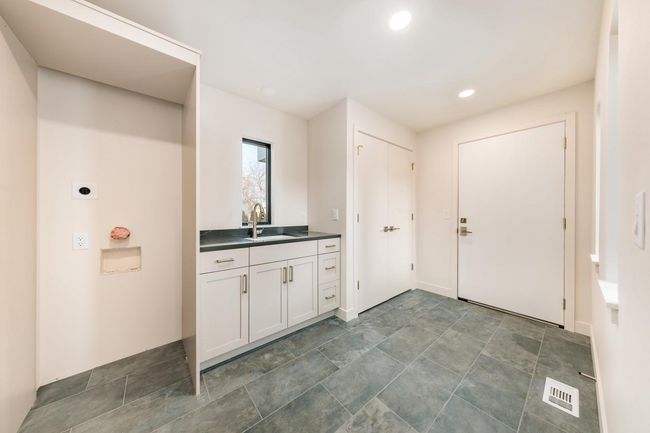 N53W34235 Road Q, House other with 4 bedrooms, 3 bathrooms and null parking in Okauchee WI | Image 56