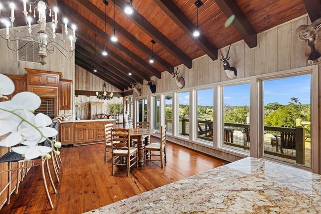 556 Cliff View Loop, Home with 6 bedrooms, 7 bathrooms and null parking in Harper TX | Image 14