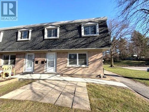 10-76 Borden Pky, Kitchener, ON, N2M3T4 | Card Image