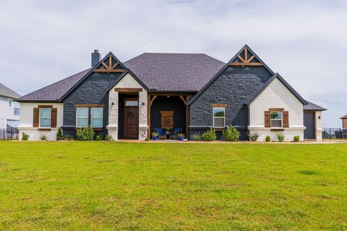 1753 Laguna Bay, Azle, TX, 76020-1253 | Card Image