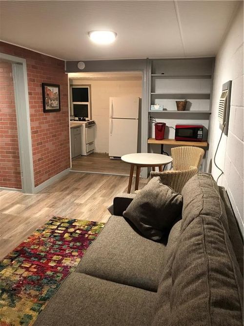 a-16 W Thatcher St, Edmond, OK, 73003-5267 | Card Image