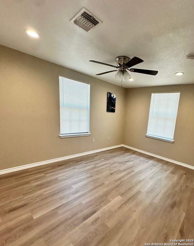 221 Chaparral St, House other with 2 bedrooms, 2 bathrooms and null parking in Uvalde TX | Image 8