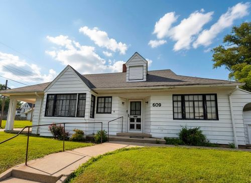 609 Dubois St, Lawrenceville, IL, 62439-3020 | Card Image