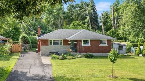 1300 Adirondack Dr, Ottawa, ON, K2C2V3 | Card Image