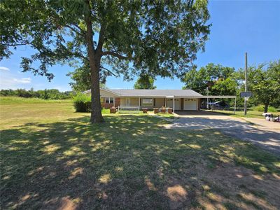 1423 S Jim Thorpe Boulevard, House other with 4 bedrooms, 2 bathrooms and null parking in Prague OK | Image 1