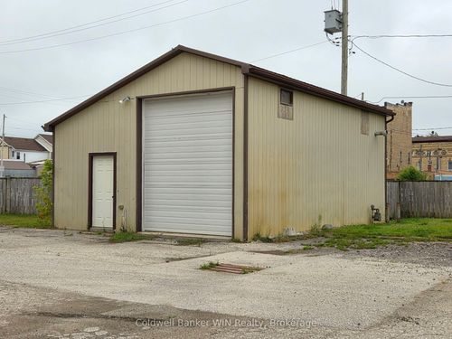a-135 Fergus St S, Mount Forest, ON, N0G2L2 | Card Image