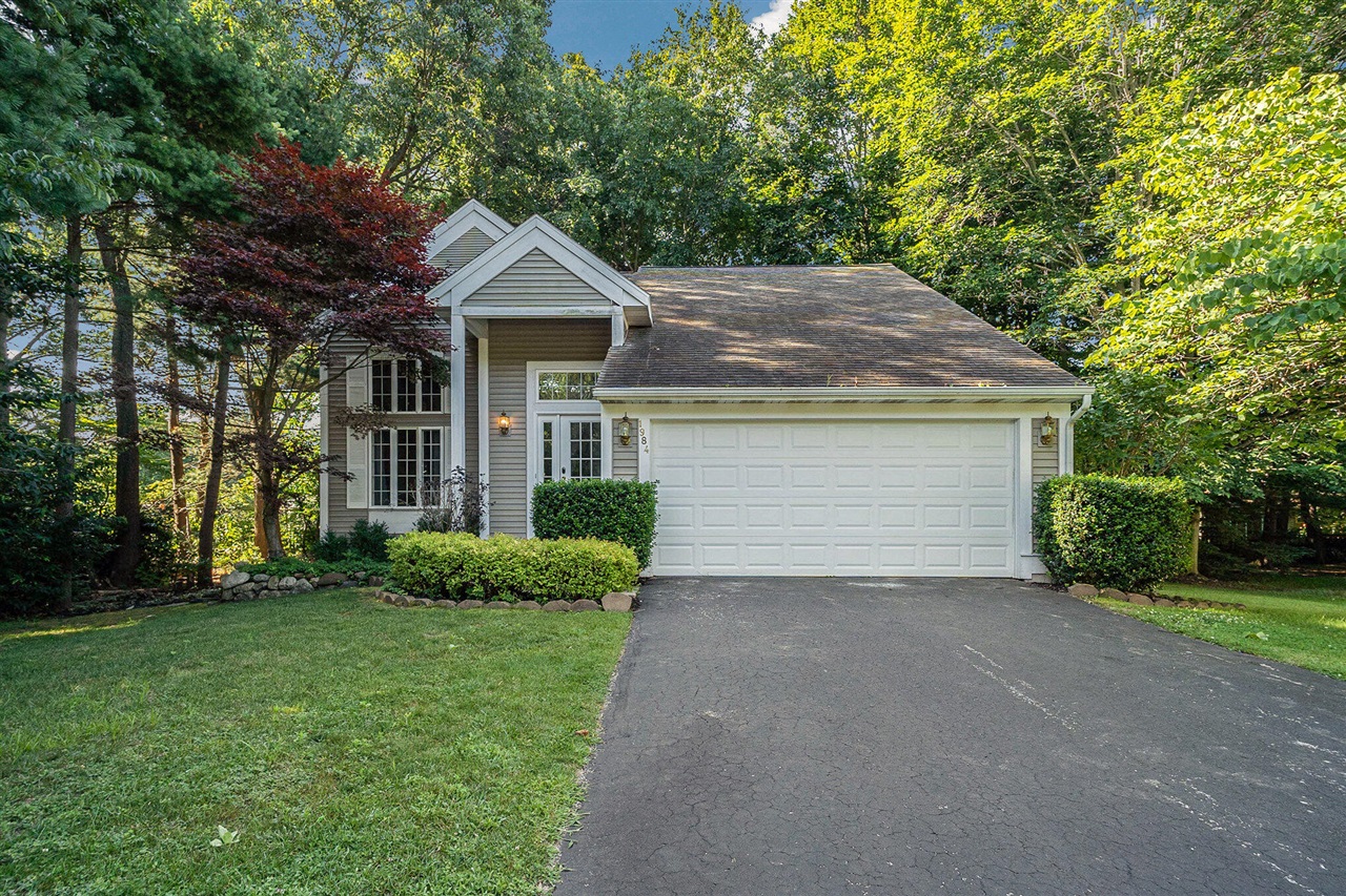 Woodlark Dr, Holland, MI 49424