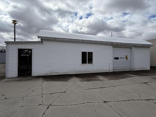 611 Main Street Street, BROWNSVILLE, WI, 53006 | Card Image