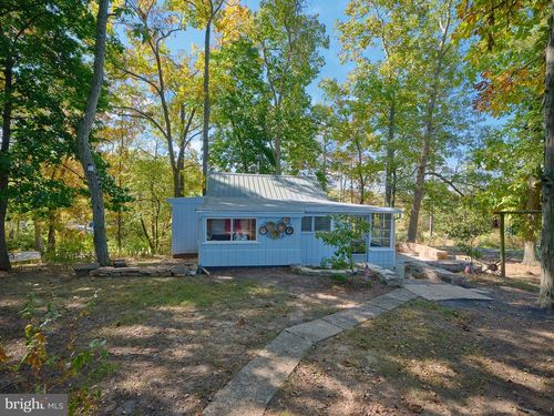 245-563 E Dark Hollow Rd, Pipersville, PA, 18947-9379 | Card Image