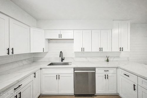 11-3505 E Campbell Avenue, Phoenix, AZ, 85018 | Card Image