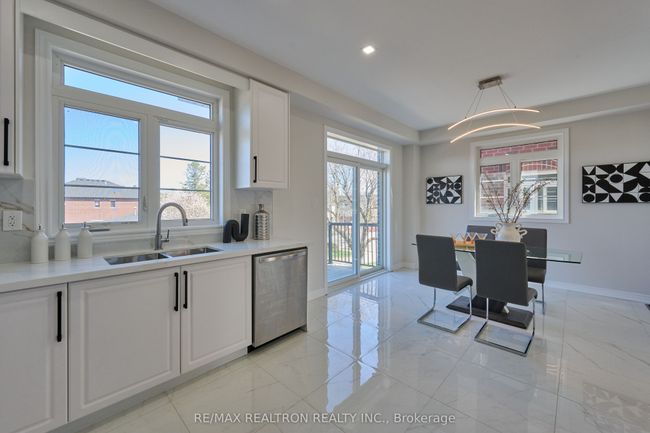 10 Globemaster Lane, House attached with 3 bedrooms, 4 bathrooms and 1 parking in Richmond Hill ON | Image 18