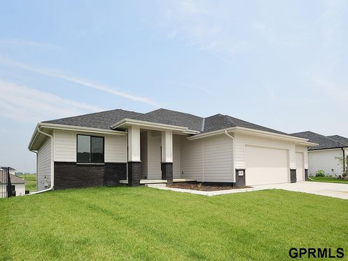 21138 Hartman Ave, Elkhorn, NE, 68022-5351 | Card Image