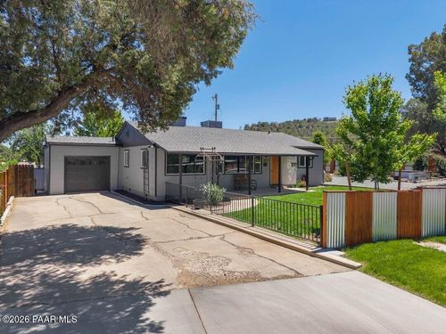 305 Robinson Dr, Prescott, AZ, 86303-3325 | Card Image