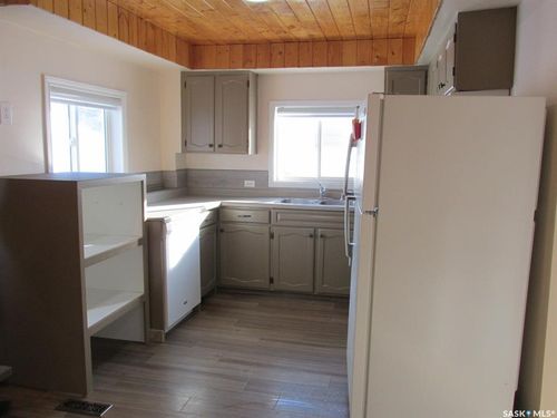 901 2nd St E, Nipawin, SK, S0E1E0 | Card Image