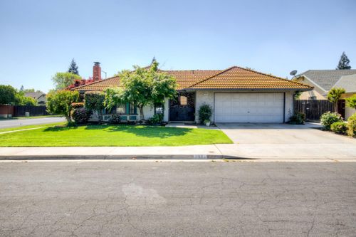 2394 Scott Ave, Clovis, CA, 93611-5943 | Card Image