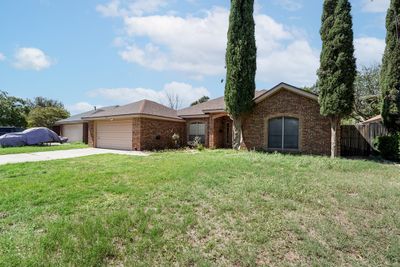 3305 Edgemont Dr, House other with 4 bedrooms, 2 bathrooms and 2 parking in Midland TX | Image 2