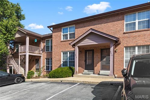 2412 Silkwood Dr, Saint Louis, MO, 63114-1967 | Card Image