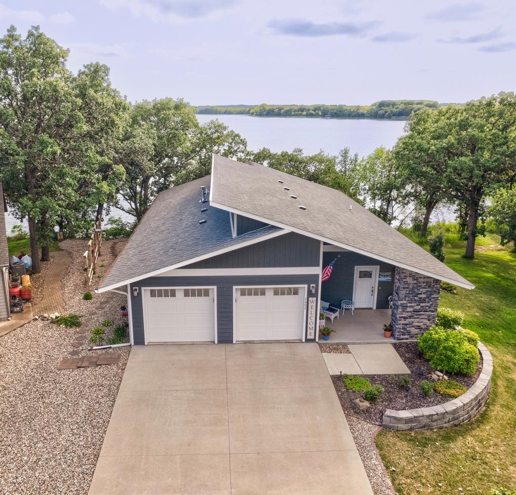 2602 Center Lake Drive, Sold in Spirit Lake Zoocasa