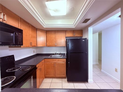 apt-b25-13920 Lake Placid Ct, Miami Lakes, FL, 33014-3095 | Card Image