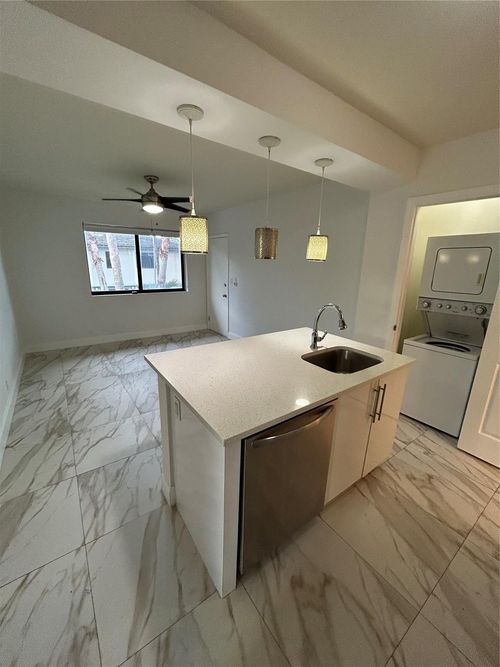 apt-3-912 Ne 15th Ave, Fort Lauderdale, FL, 33304-4592 | Card Image