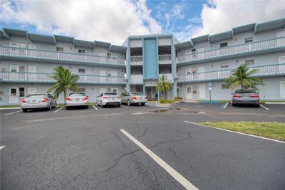 311 - 2300 Park Ln, Condo with 1 bedrooms, 1 bathrooms and null parking in Hollywood FL | Image 1