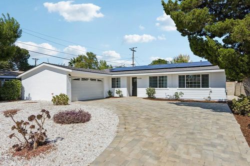 8408 Cozycroft Ave, Winnetka, CA, 91306-1508 | Card Image