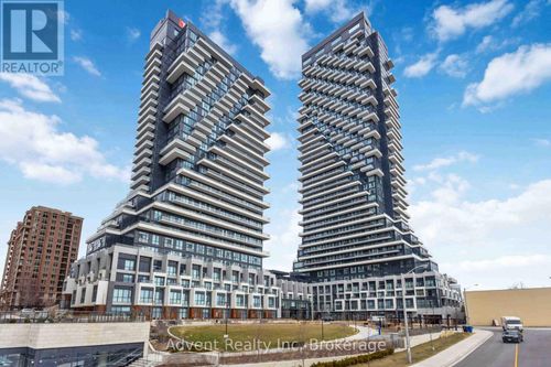 518-30 Inn On The Park Dr, Toronto, ON, M3C0P7 | Card Image