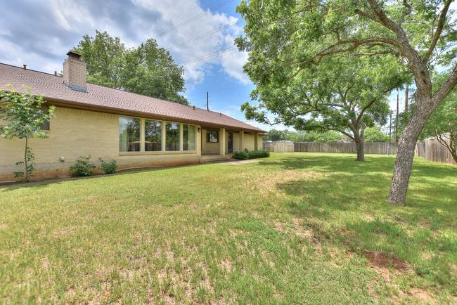 Spacious Back Yard | Image 38