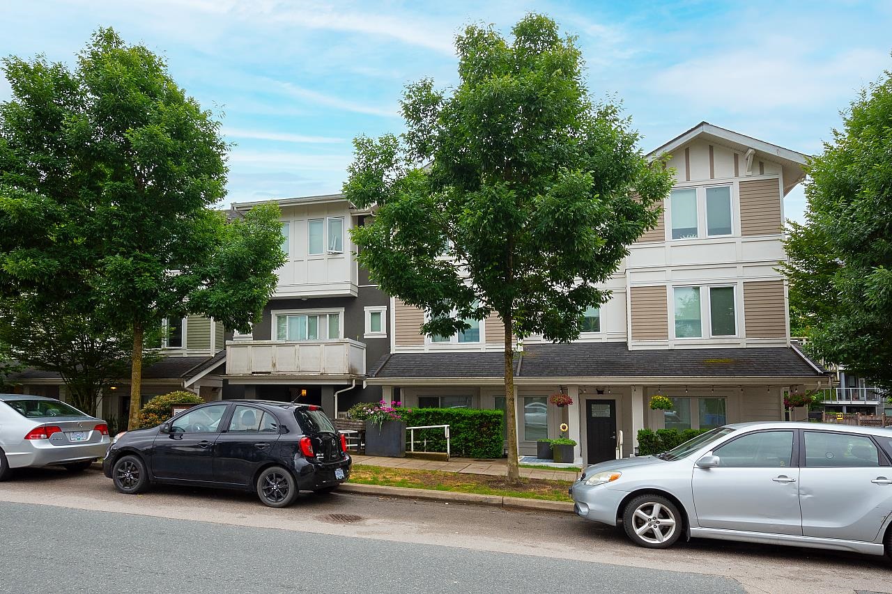 7 - 638 Regan Avenue, Townhouse with 2 bedrooms, 2 bathrooms and 2 parking in Coquitlam BC | Image 1