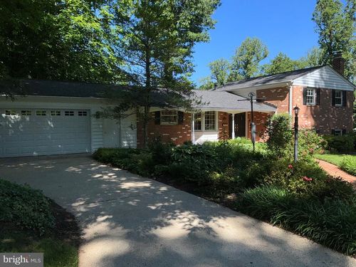 4701 Red Fox Dr, Annandale, VA, 22003-4129 | Card Image