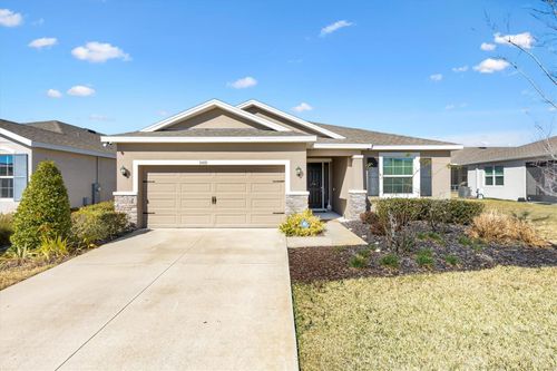 5470 Sunshine Dr, WILDWOOD, FL, 34785-7760 | Card Image