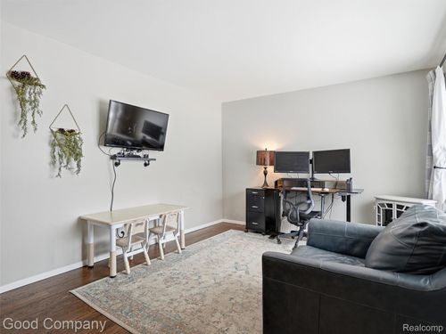 20857 Shoreview St, Clinton Township, MI, 48035-1641 | Card Image