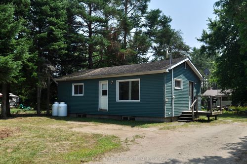 4 University St, Baysville, ON, P0B1A0 | Card Image